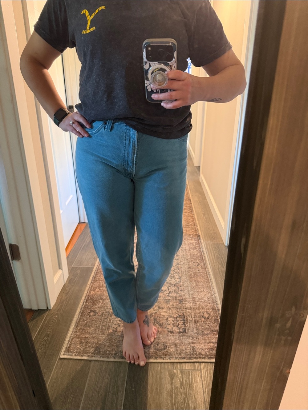 Vintage Levi’s 550 High-Rise Light Blue Jeans